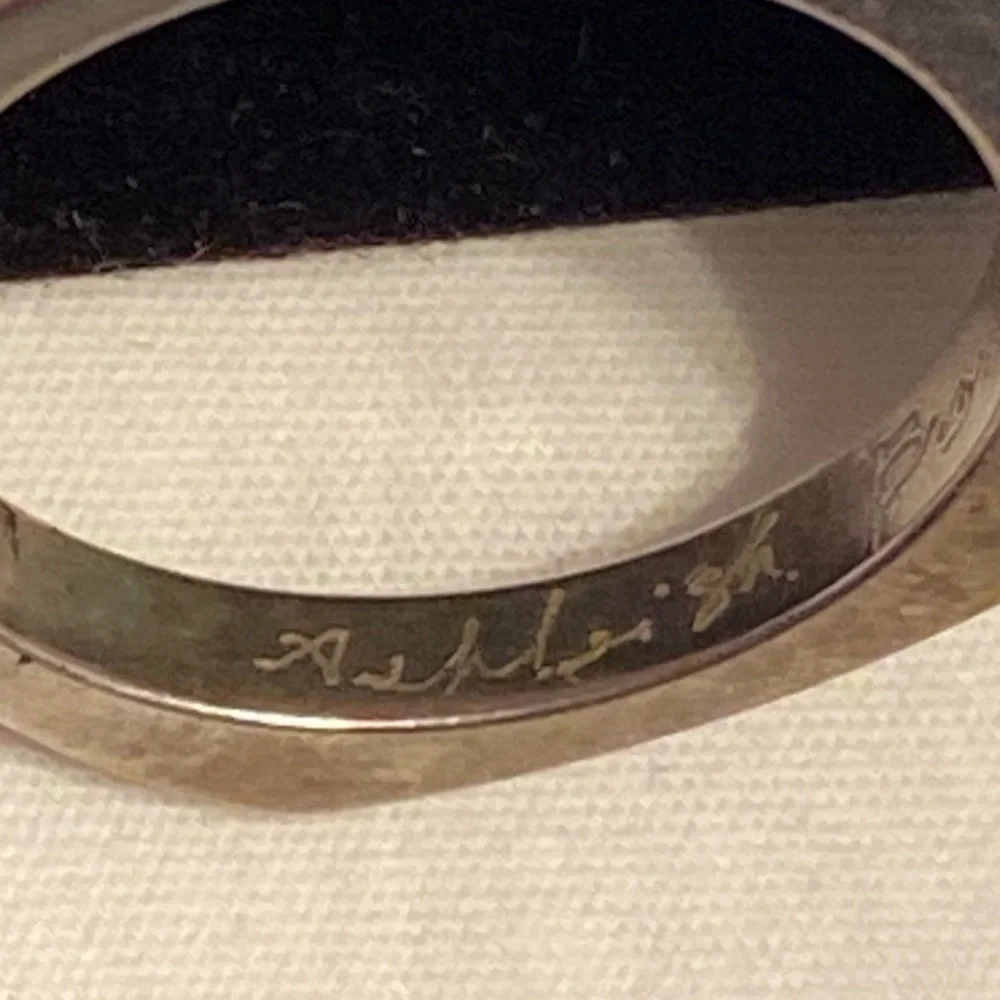 Artist Signed Silver Ring with Stone on Side Size 7.5